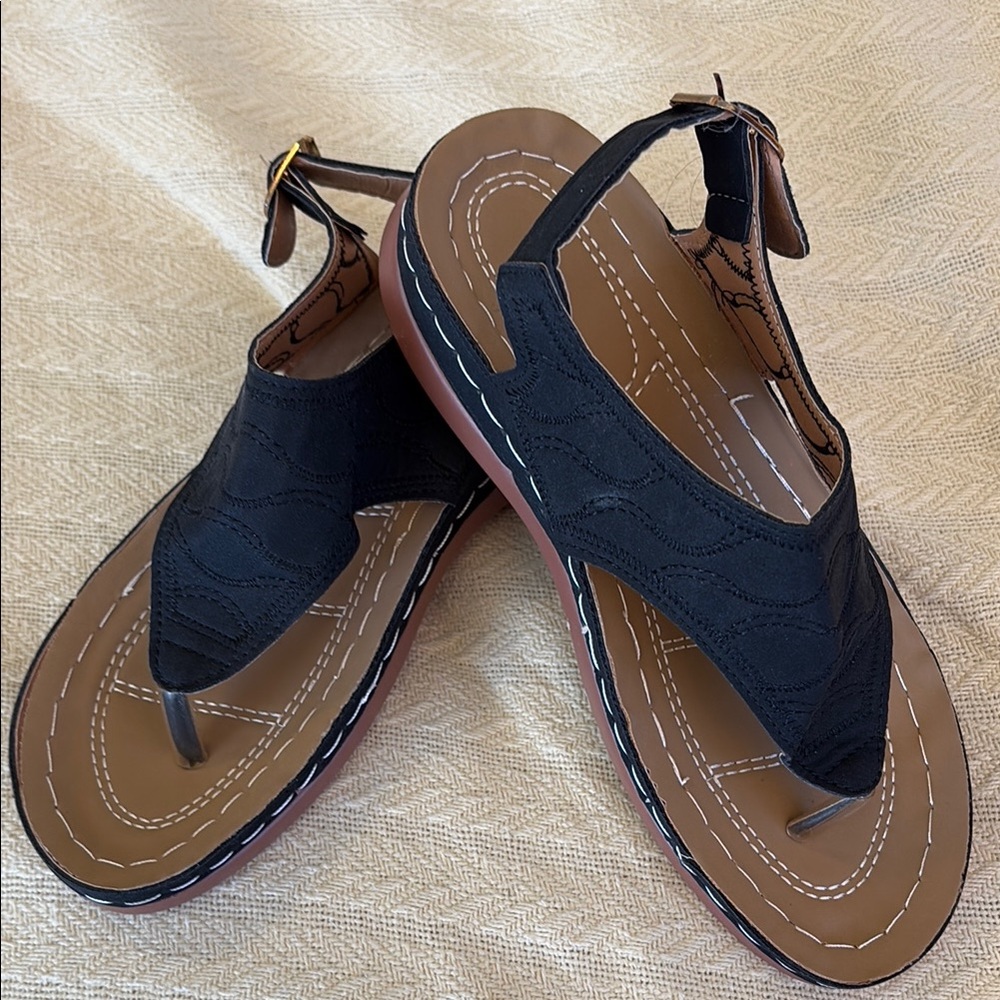 NWOT Black Womens Sandals approx. 6.5 new never worn